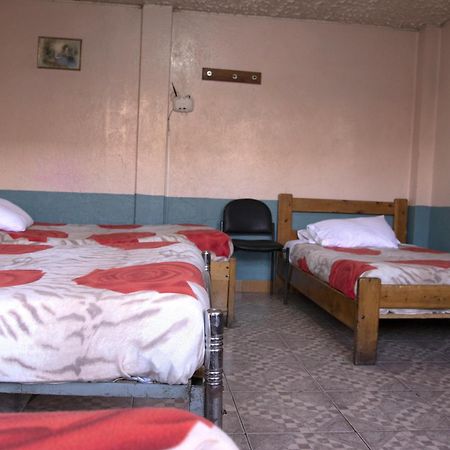 Hostal Carlos Luis Quito Ngoại thất bức ảnh