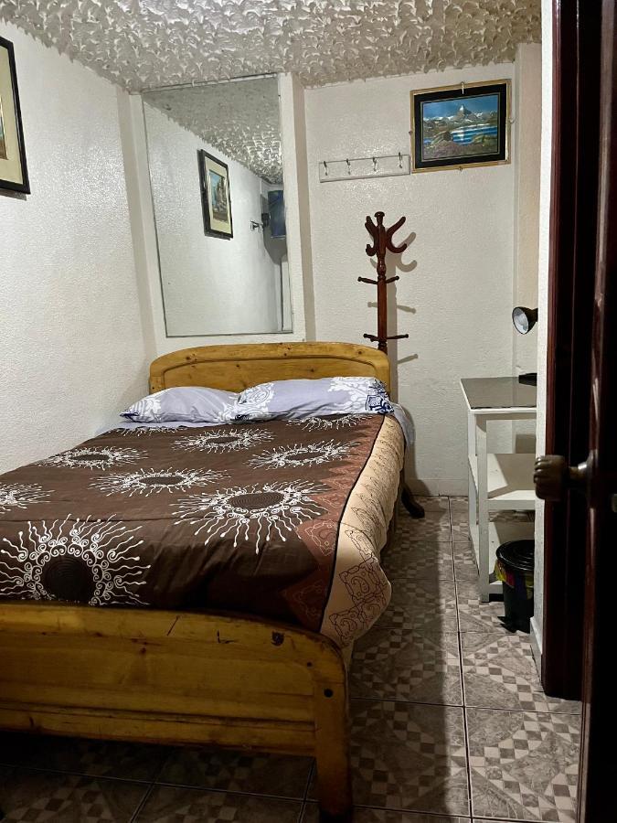 Hostal Carlos Luis Quito Ngoại thất bức ảnh