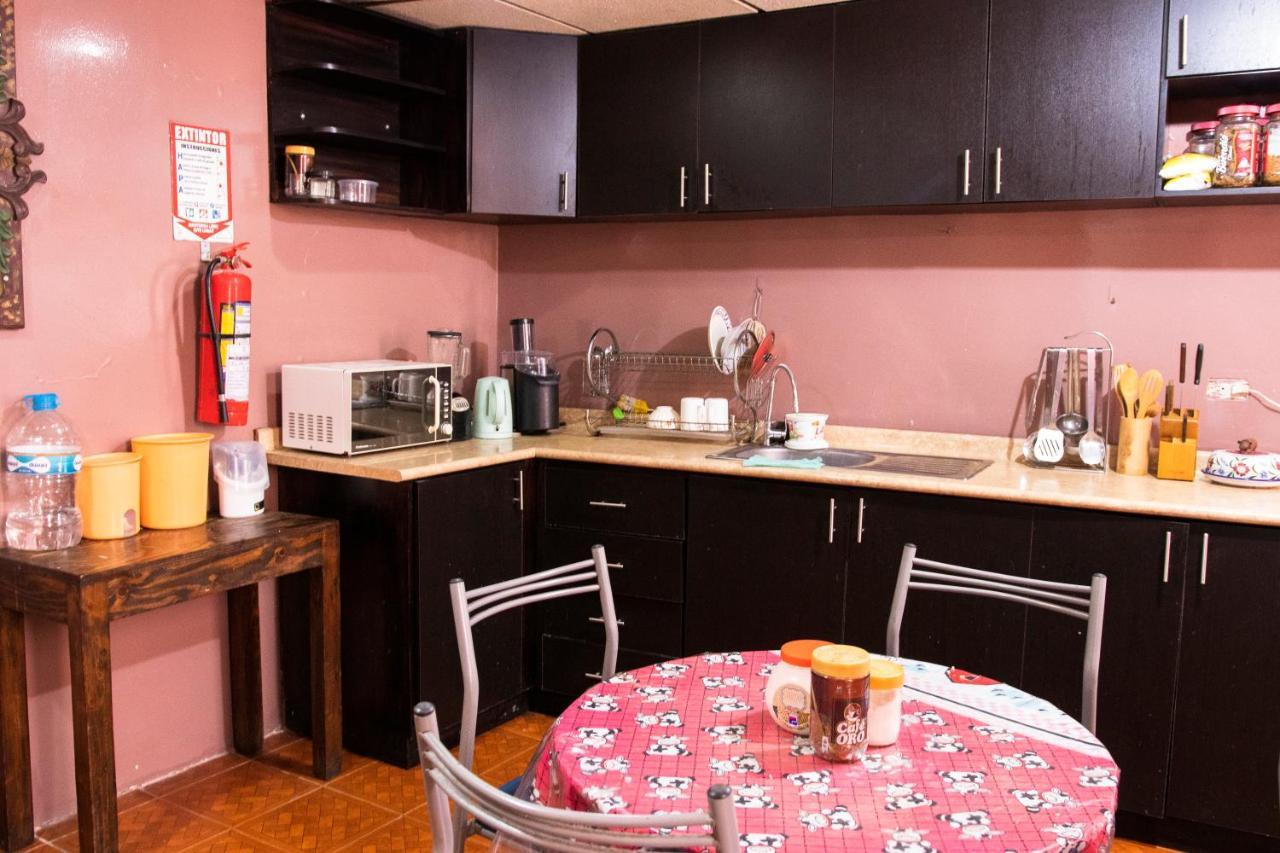 Hostal Carlos Luis Quito Ngoại thất bức ảnh