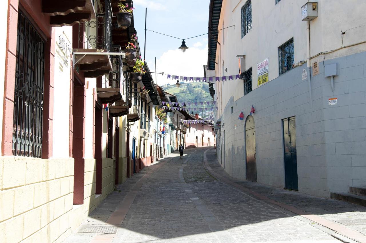 Hostal Carlos Luis Quito Ngoại thất bức ảnh