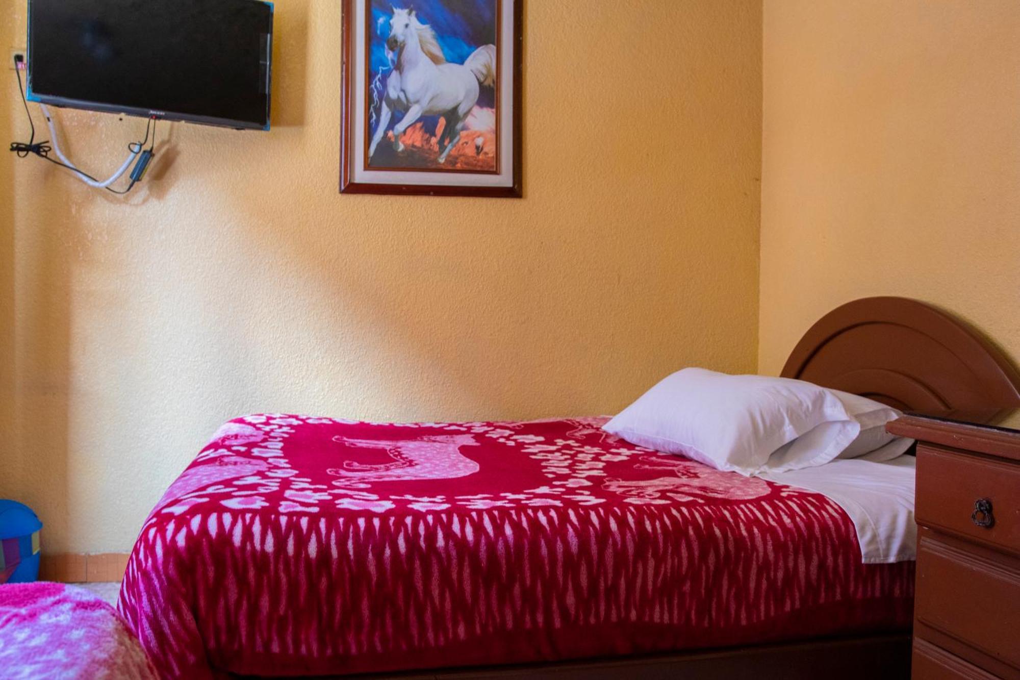 Hostal Carlos Luis Quito Ngoại thất bức ảnh