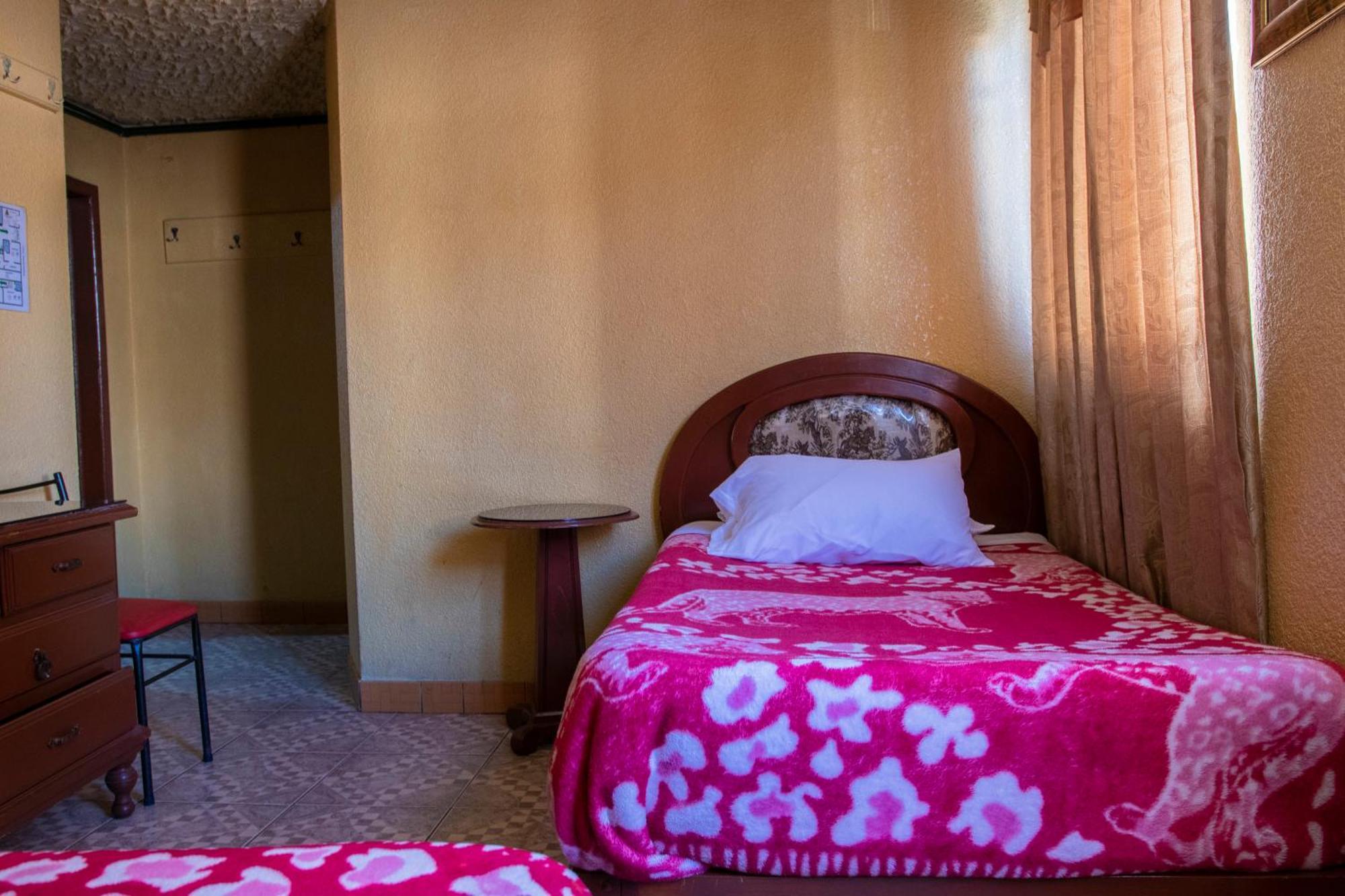 Hostal Carlos Luis Quito Ngoại thất bức ảnh