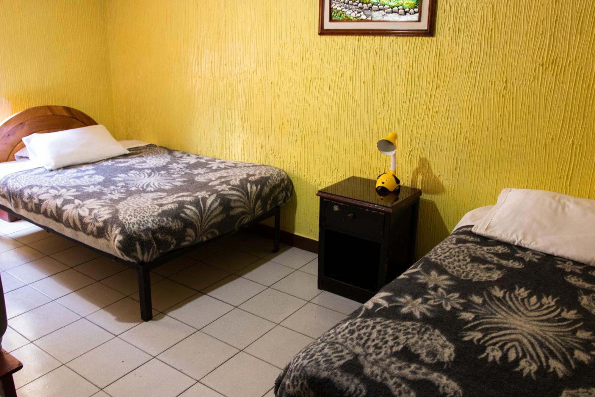 Hostal Carlos Luis Quito Ngoại thất bức ảnh