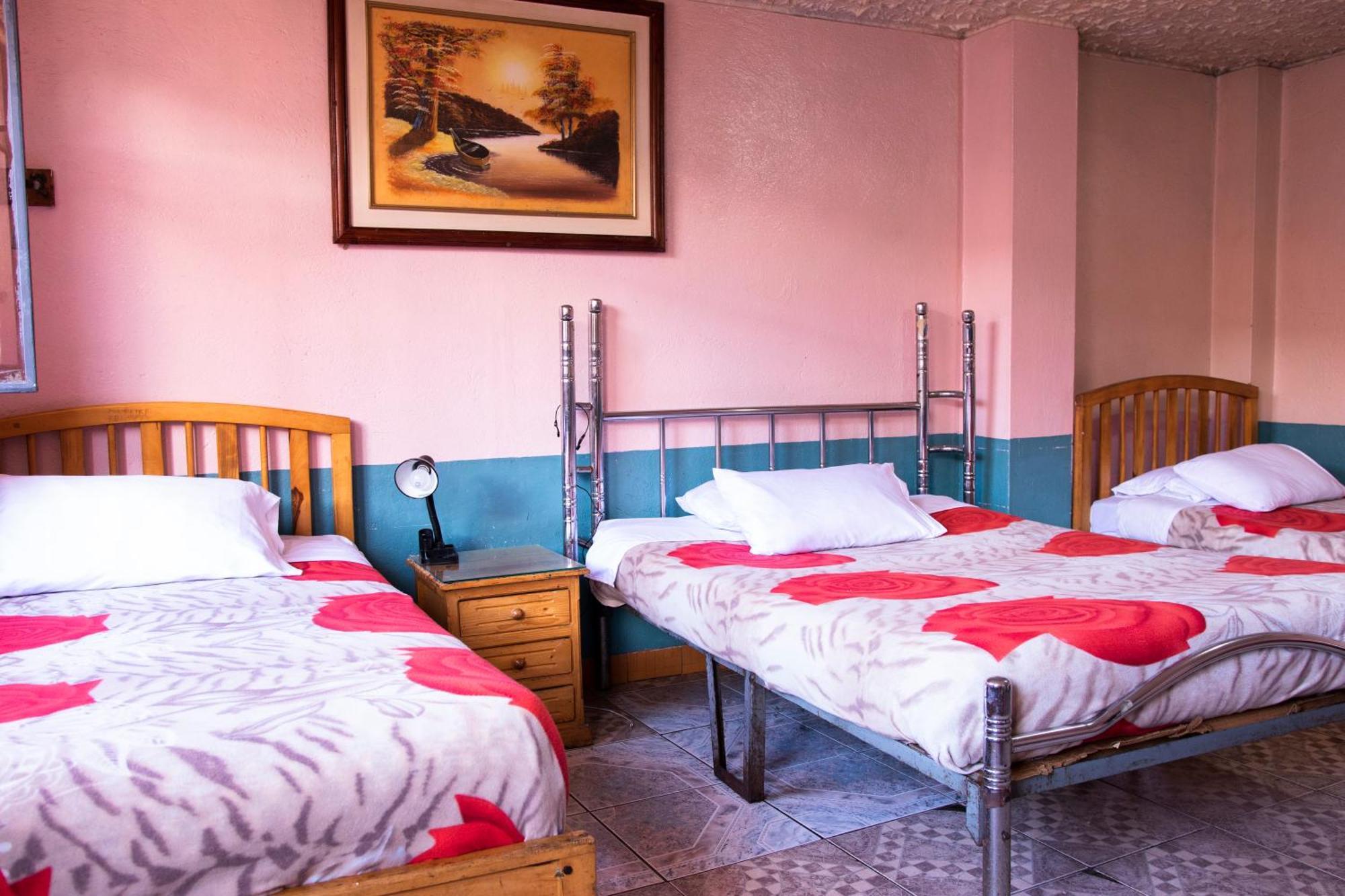 Hostal Carlos Luis Quito Ngoại thất bức ảnh