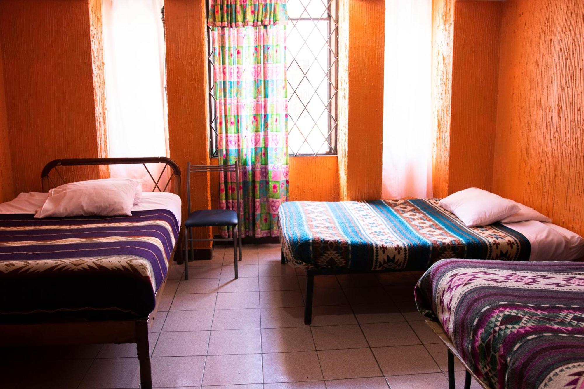 Hostal Carlos Luis Quito Ngoại thất bức ảnh